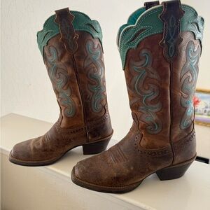 Ariat cowgirl boots